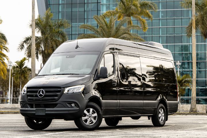 Mercedes Sprinter windscreen replacement by Metro Auto Glass