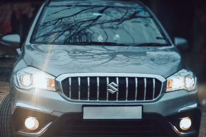 Suzuki windscreen replacement by Metro Auto Glass technician
