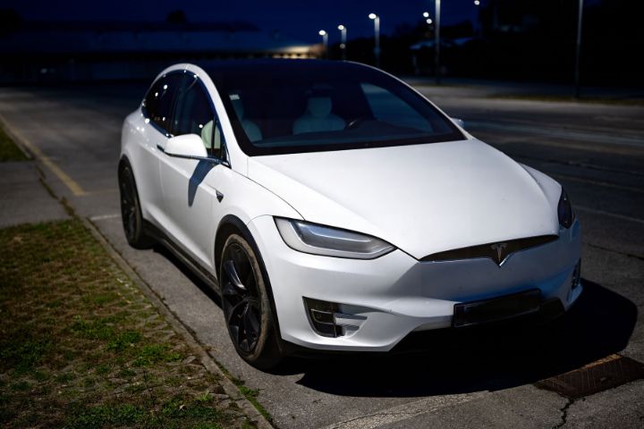 Tesla windscreen replacement by Metro Auto Glass technician